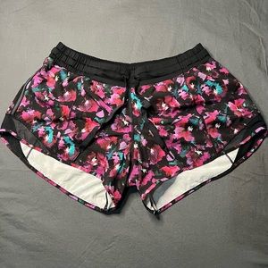 Women’s Lululemon Hotty Hot Floral Short